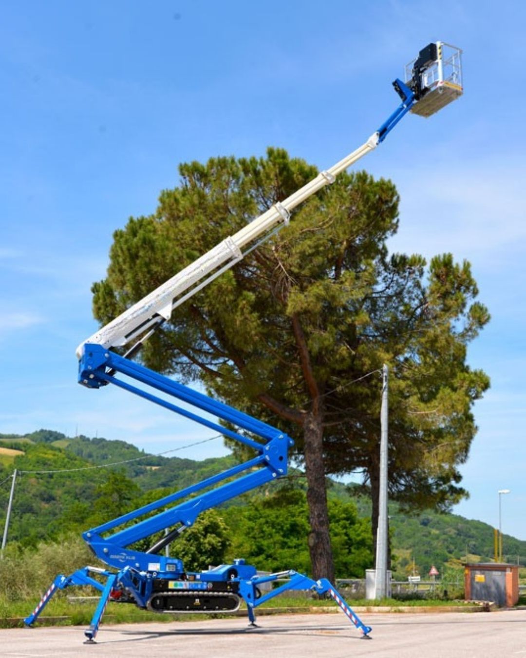 Örümcek Manlift, Örümcek Manlift Fiyatları, Örümcek Manlift İzmir, 12 Metre Örümcek Manlift, Örümcek Manlift Firmaları, İzmir Örümcek Manlift